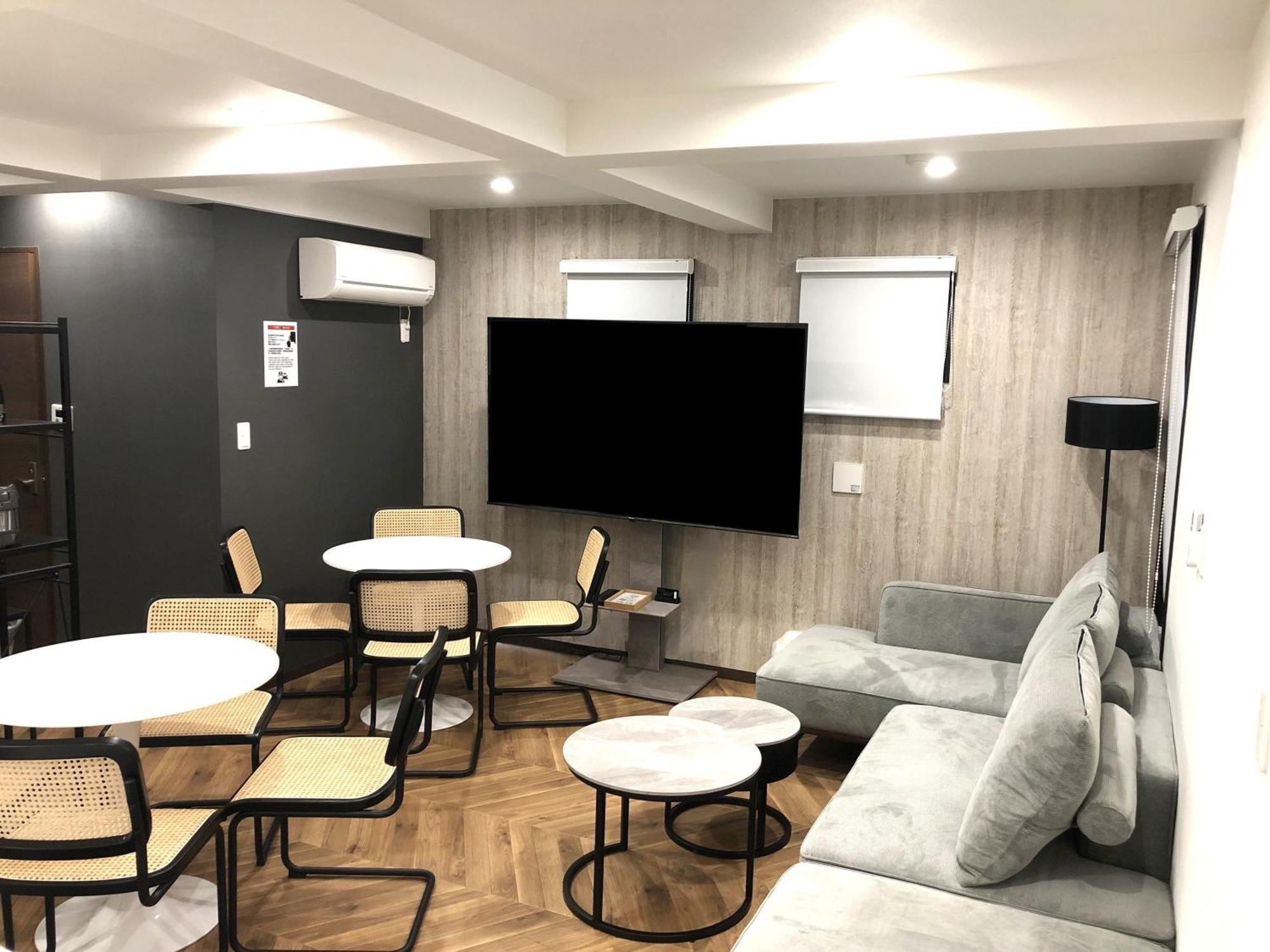 Urban Shinjuku East Apartemen *